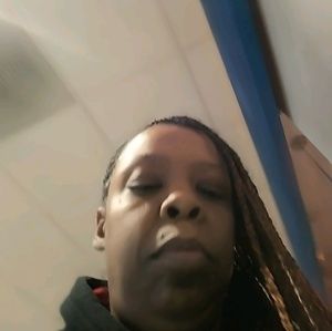 Meet your Posher, Janique